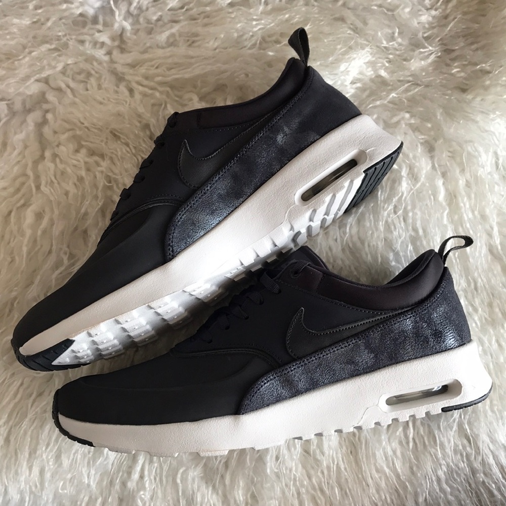NWT Nike Air Max Thea Premium - Picture 3 of 8